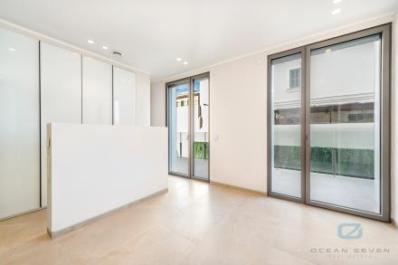Gallery 12