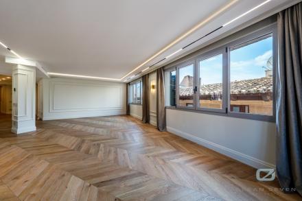Gallery 12