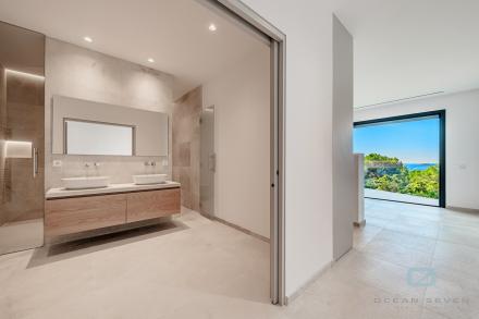 Gallery 10