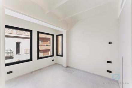 Gallery 10