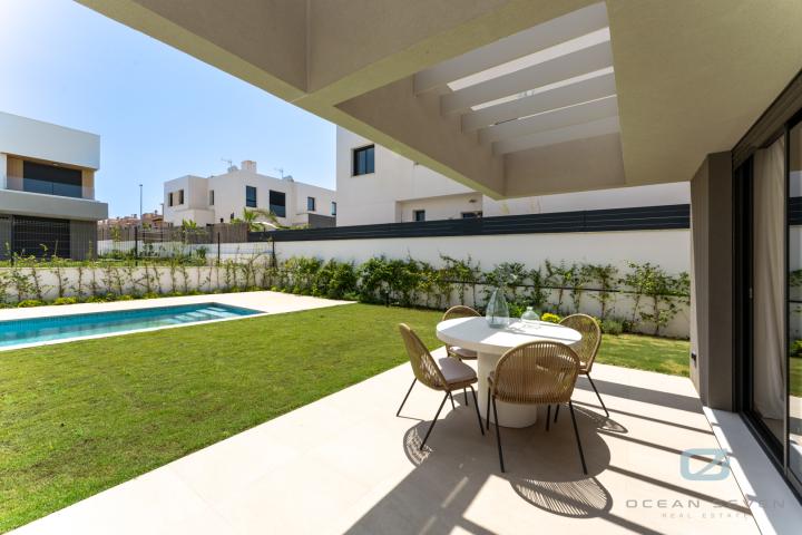 Casas nuevas listas para entrar – Piscina y cercanía al mar