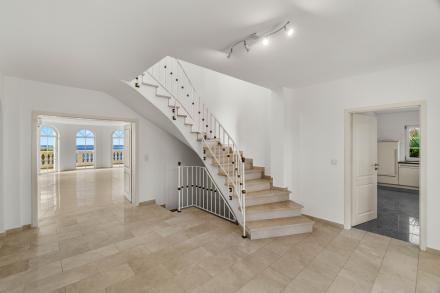 Gallery 13