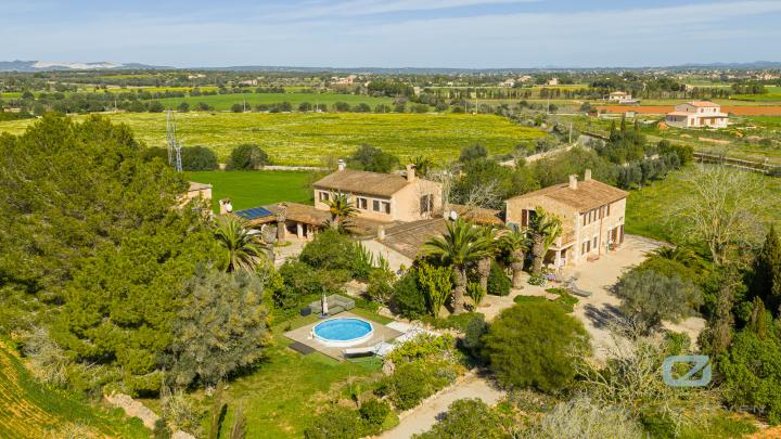 Authentische mallorquinische Finca mit privatem Weinberg nahe Es Trenc